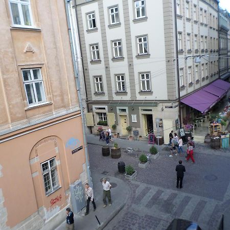 Apartment On Staroievreiska Lviv Exterior photo