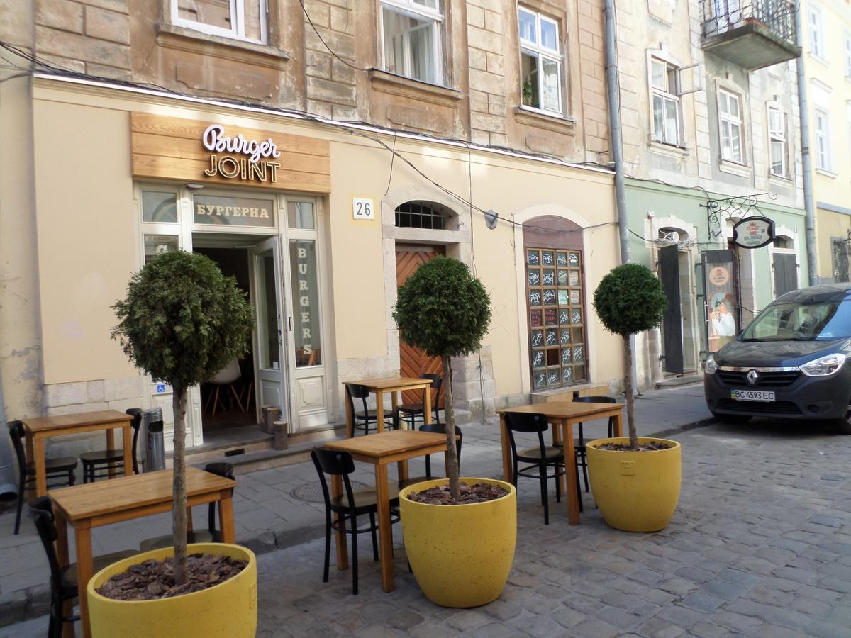 Apartment On Staroievreiska Lviv Exterior photo