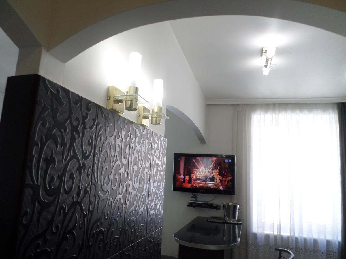 Apartment On Staroievreiska Lviv Exterior photo