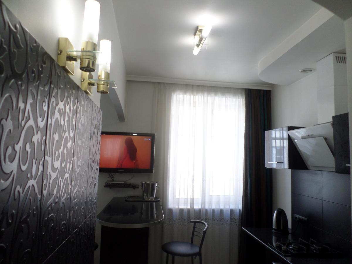 Apartment On Staroievreiska Lviv Exterior photo